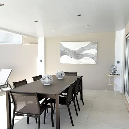 Appartement 1-bedroom With Private Pool Next To The