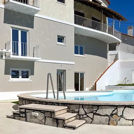 1-bedroom With Private Pool Next To The Appartement *