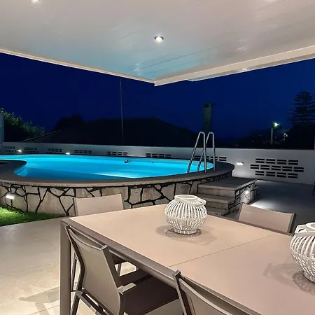 Appartement 1-bedroom With Private Pool Next To The